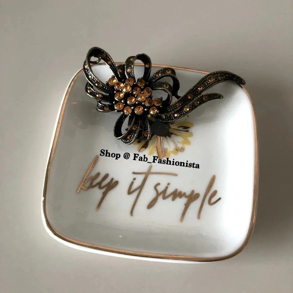 💰 Vintage style Crystal orange brooch pin